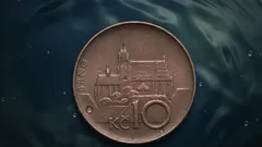 Nevyhazuj drobáky. Tato desetikoruna s vadou je tvoje velká šance zbohatnout